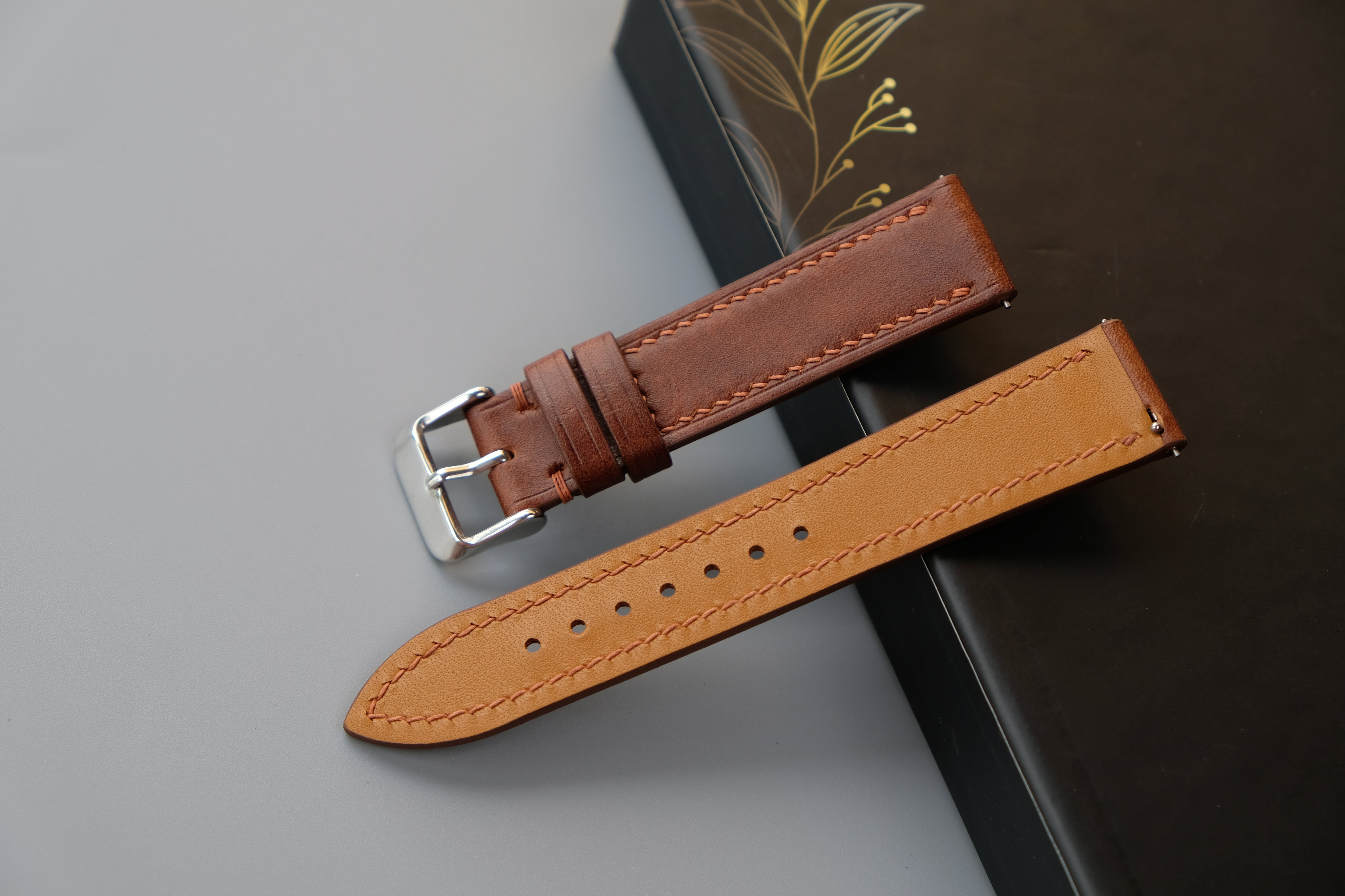 Light Brown Italian Leather Watch Strap – BUTTERO MUSEUM – Custom Sizes 10mm to 26mm
