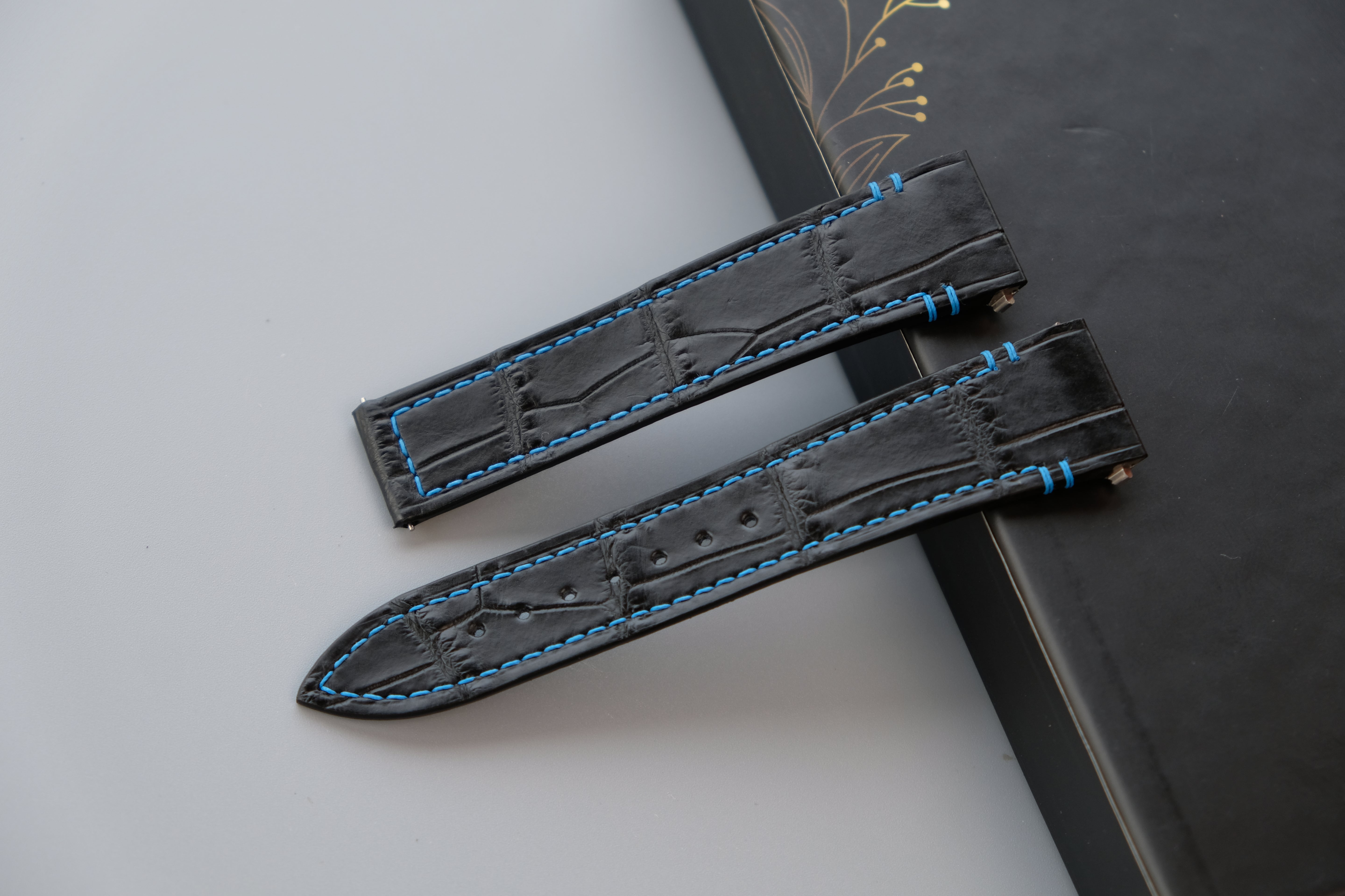 Black Alligator Leather Watch Strap for Cartier Santos – Custom Sizes 21mm/18.5mm