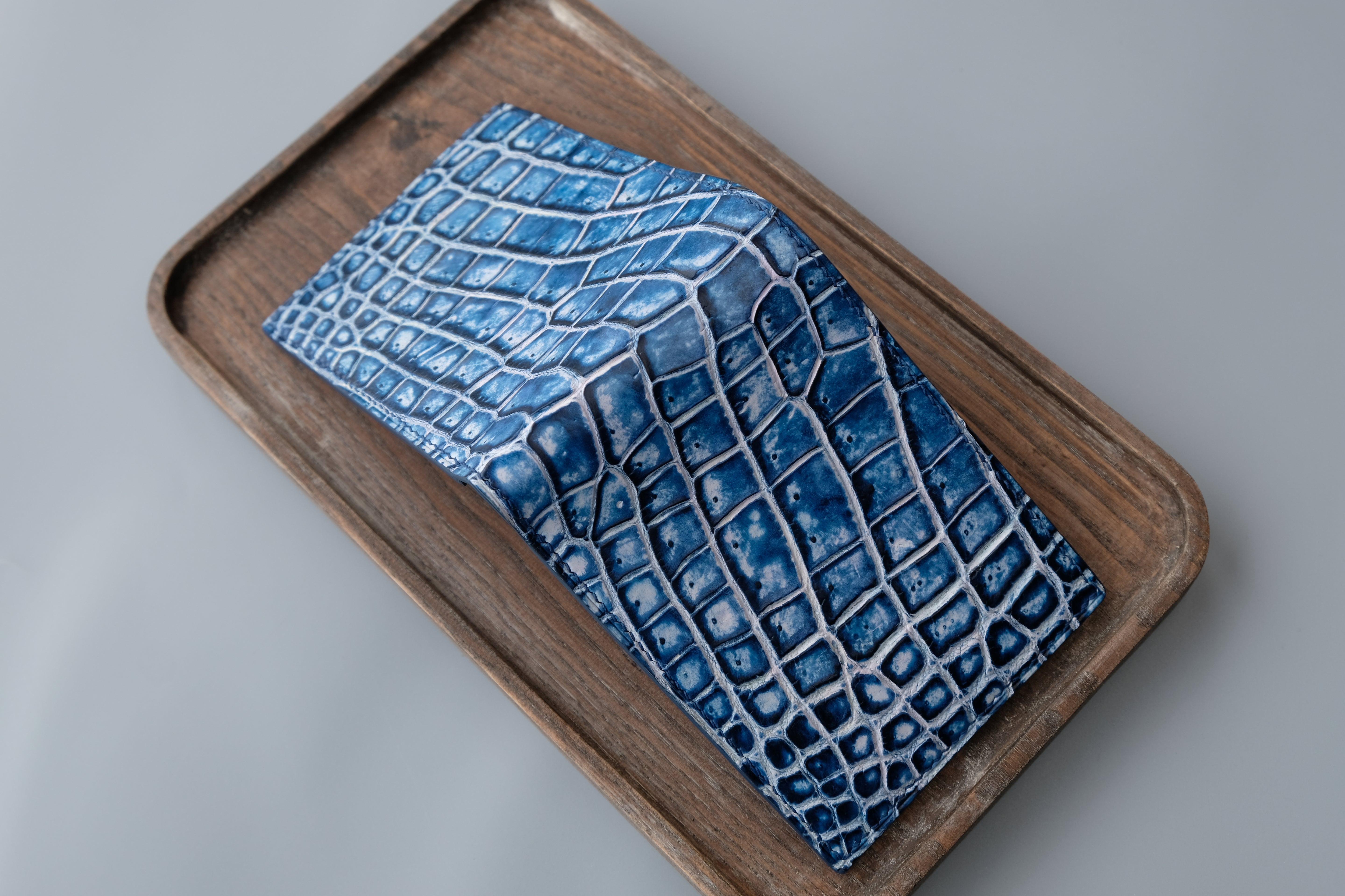 Made-to-Order Alligator Leather Wallet – Handcrafted with Patina Finish