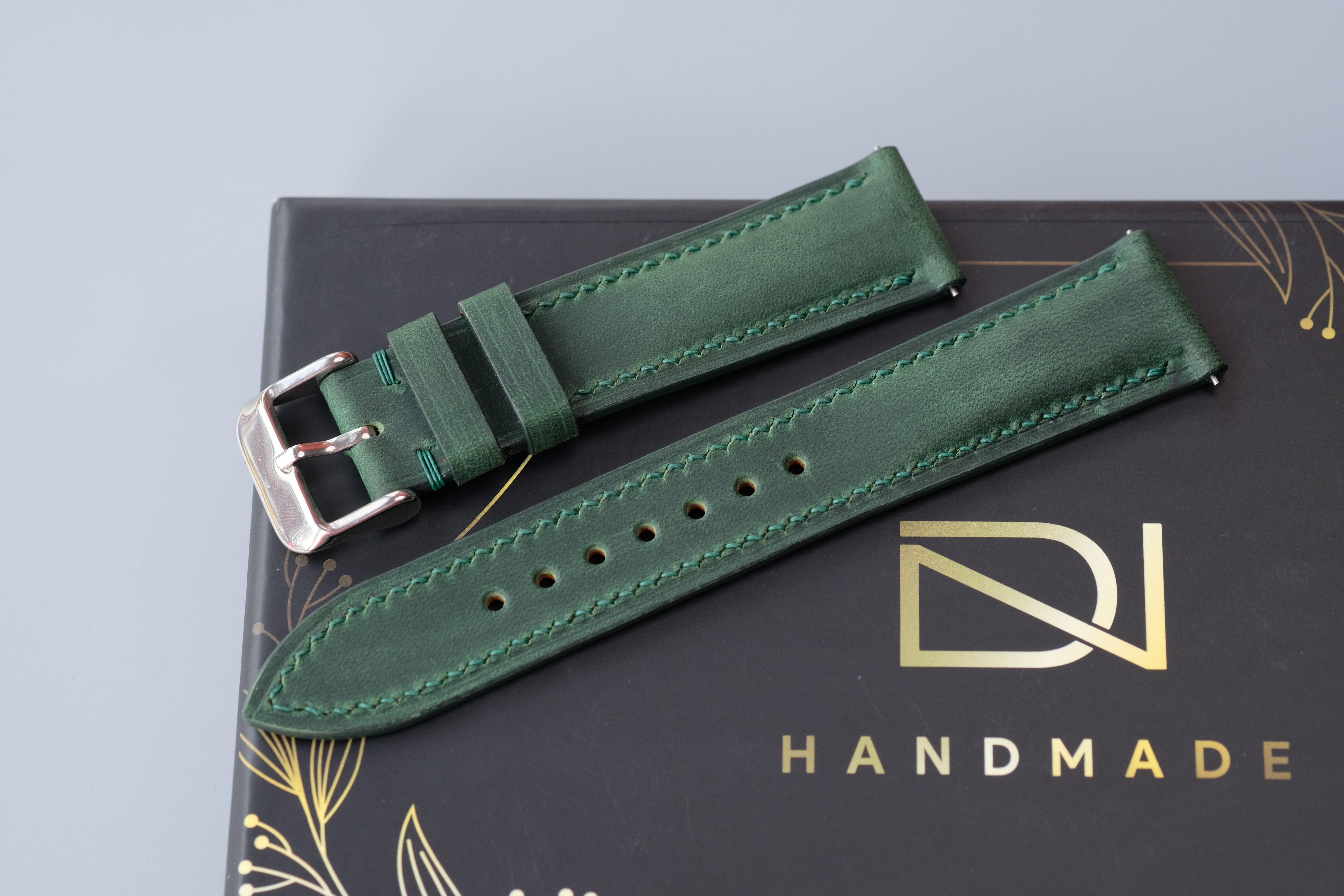 Dark Green Waxed Cowhide Leather Watch Strap – Custom Sizes 16mm to 26mm