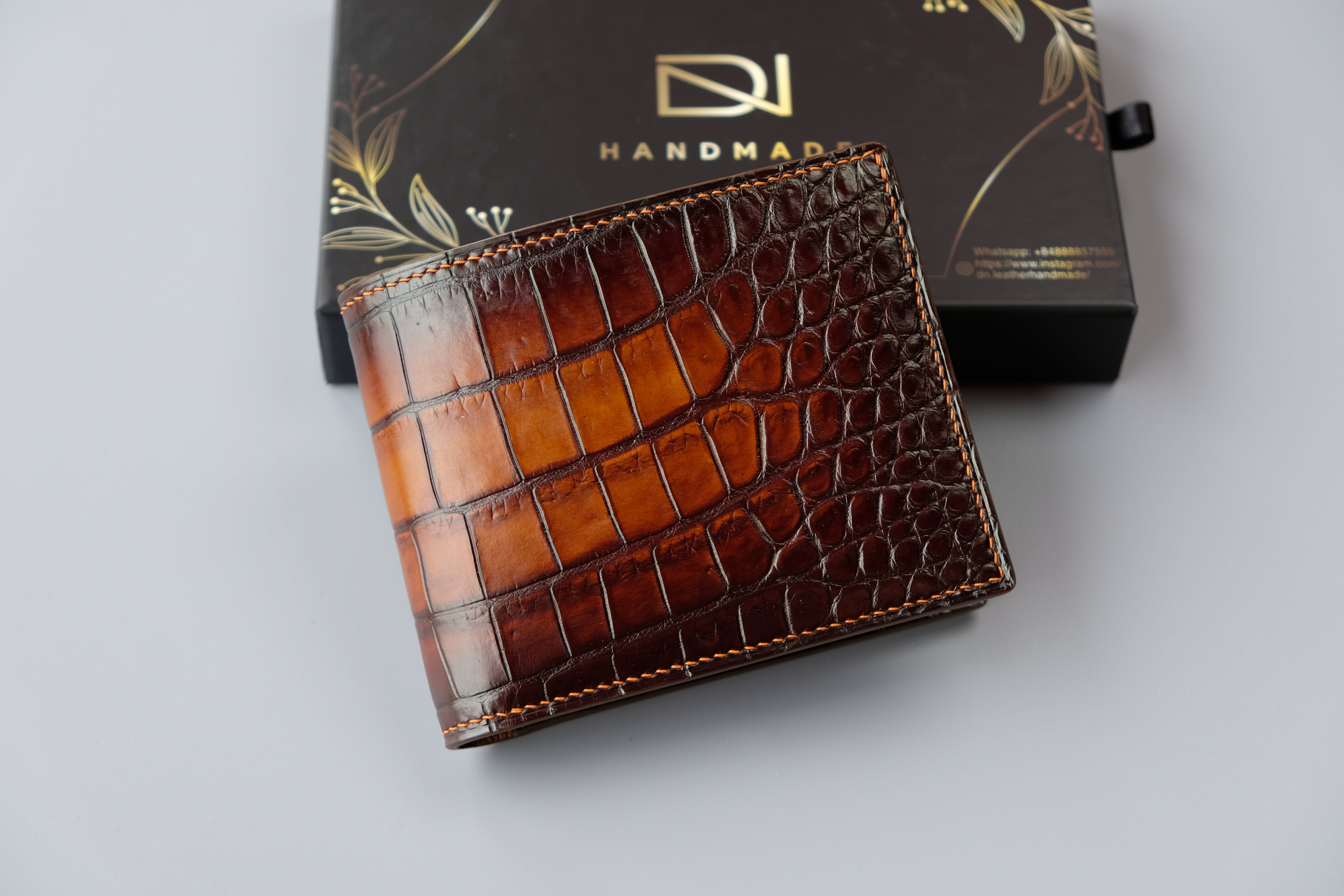 Made-to-Order Alligator Leather Wallet – Handcrafted with Patina Finish