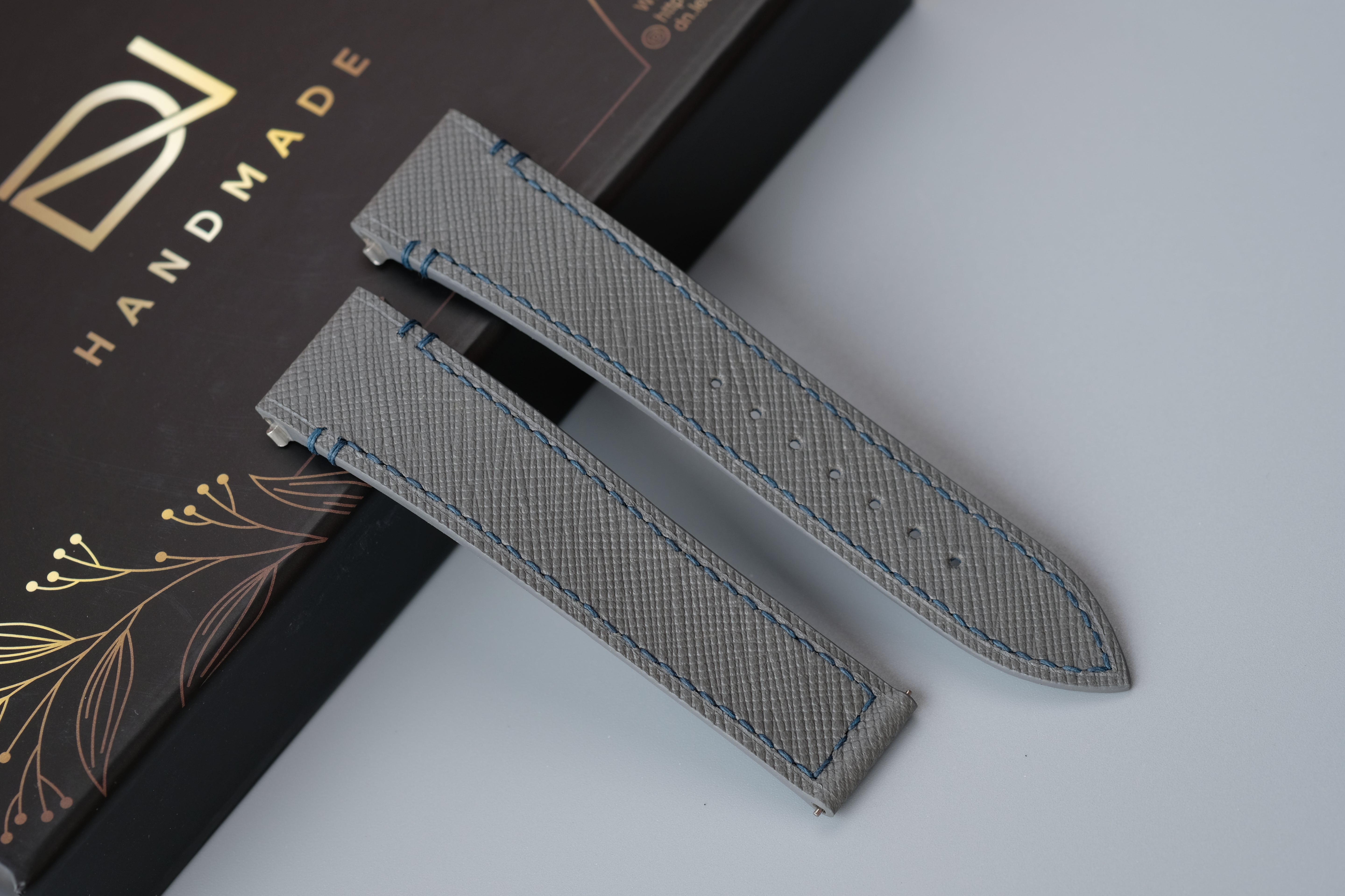 Gray Saffiano Leather Watch Strap for Cartier Santos – Custom Sizes 21mm/18.5mm