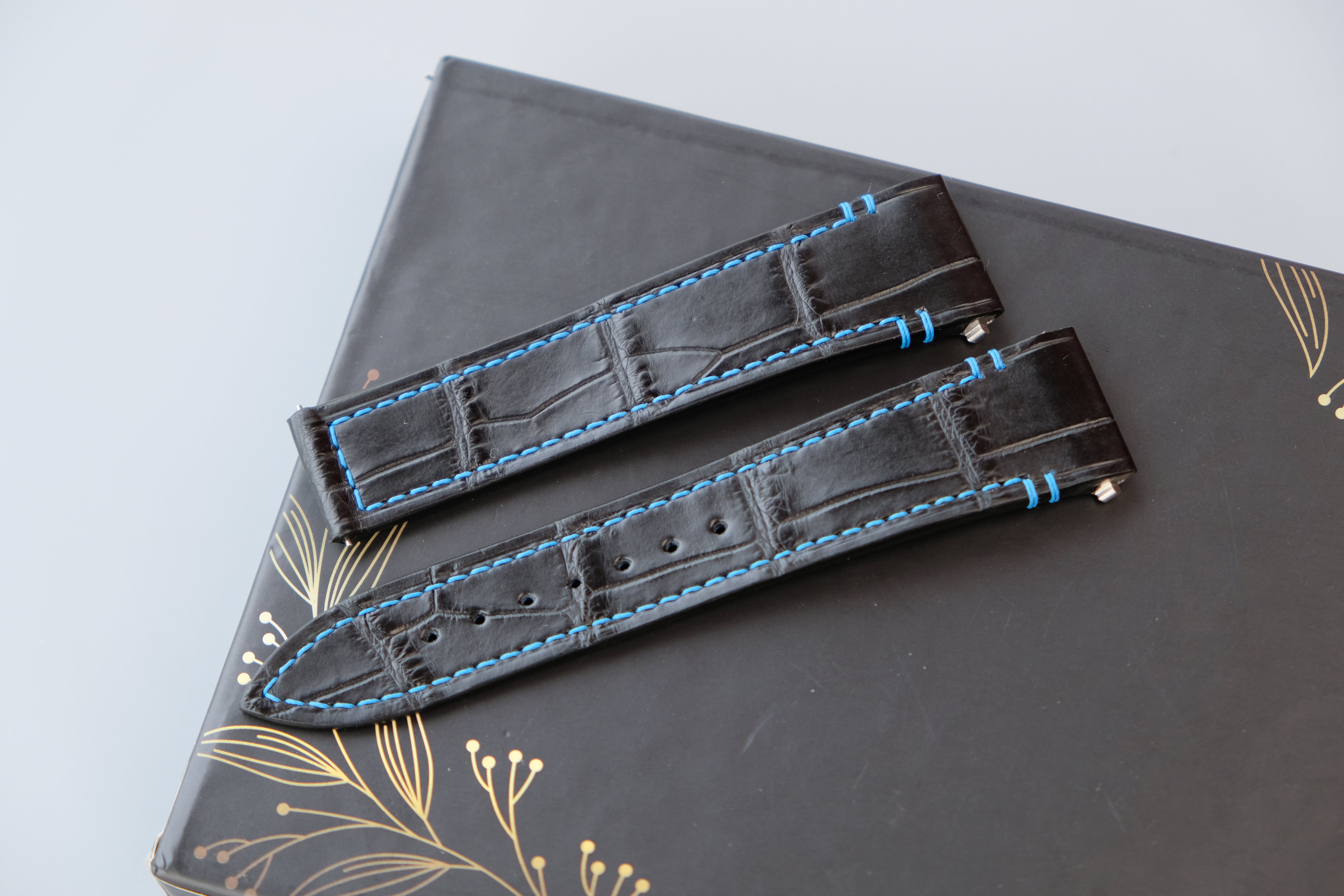 Black Alligator Leather Watch Strap for Cartier Santos – Custom Sizes 21mm/18.5mm