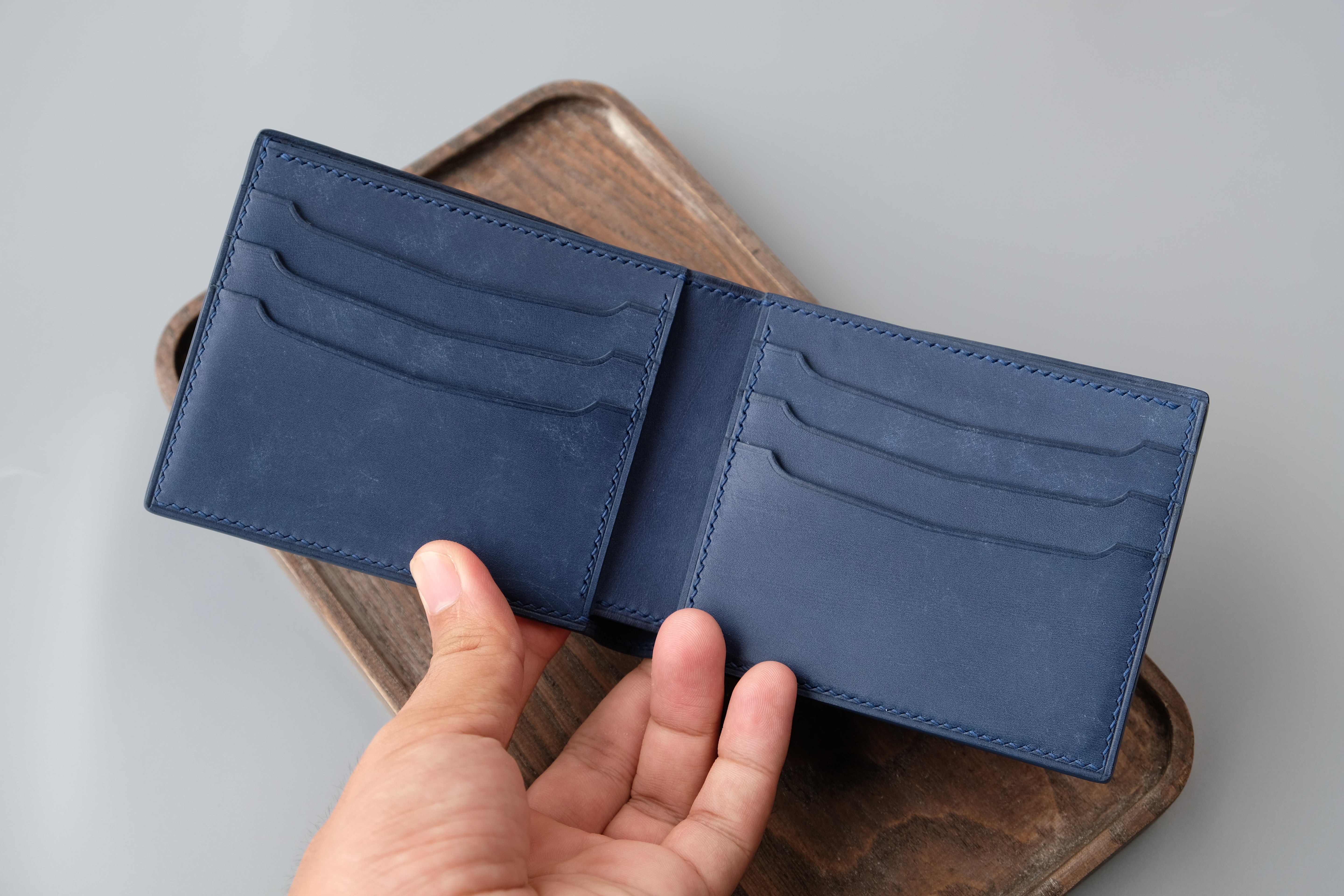 Made-to-Order Alligator Leather Wallet – Handcrafted with Patina Finish
