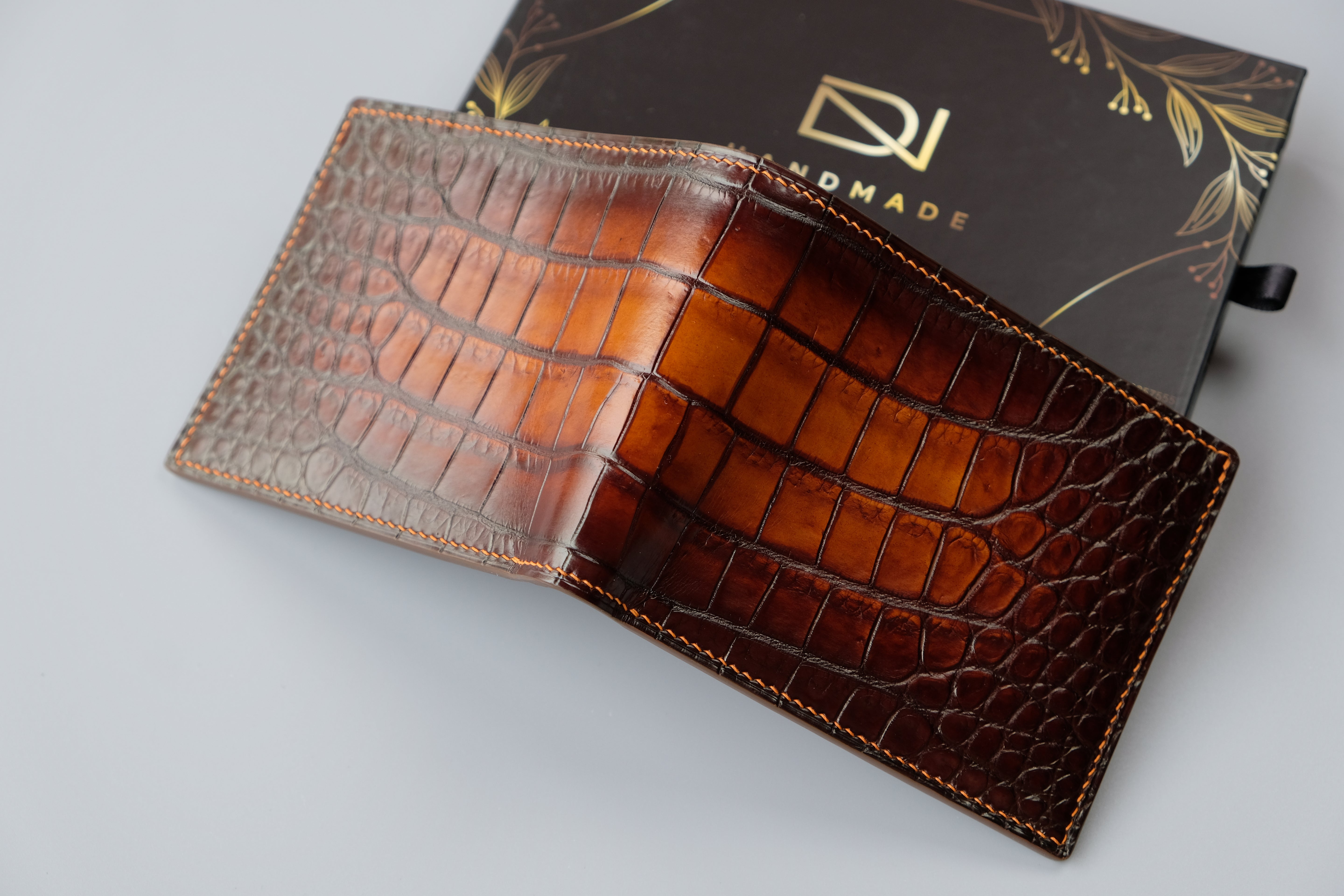 Made-to-Order Alligator Leather Wallet – Handcrafted with Patina Finish