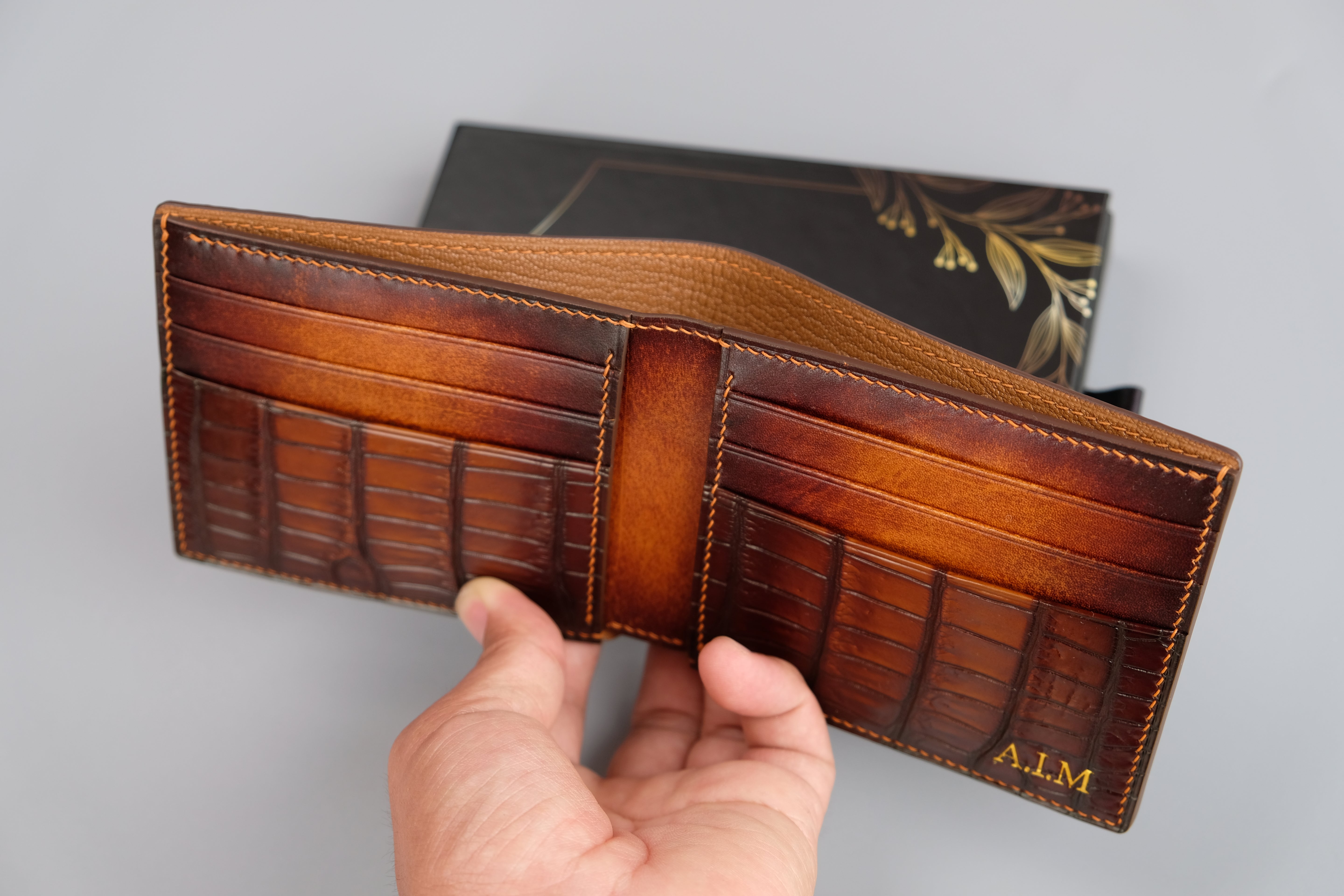 Made-to-Order Alligator Leather Wallet – Handcrafted with Patina Finish